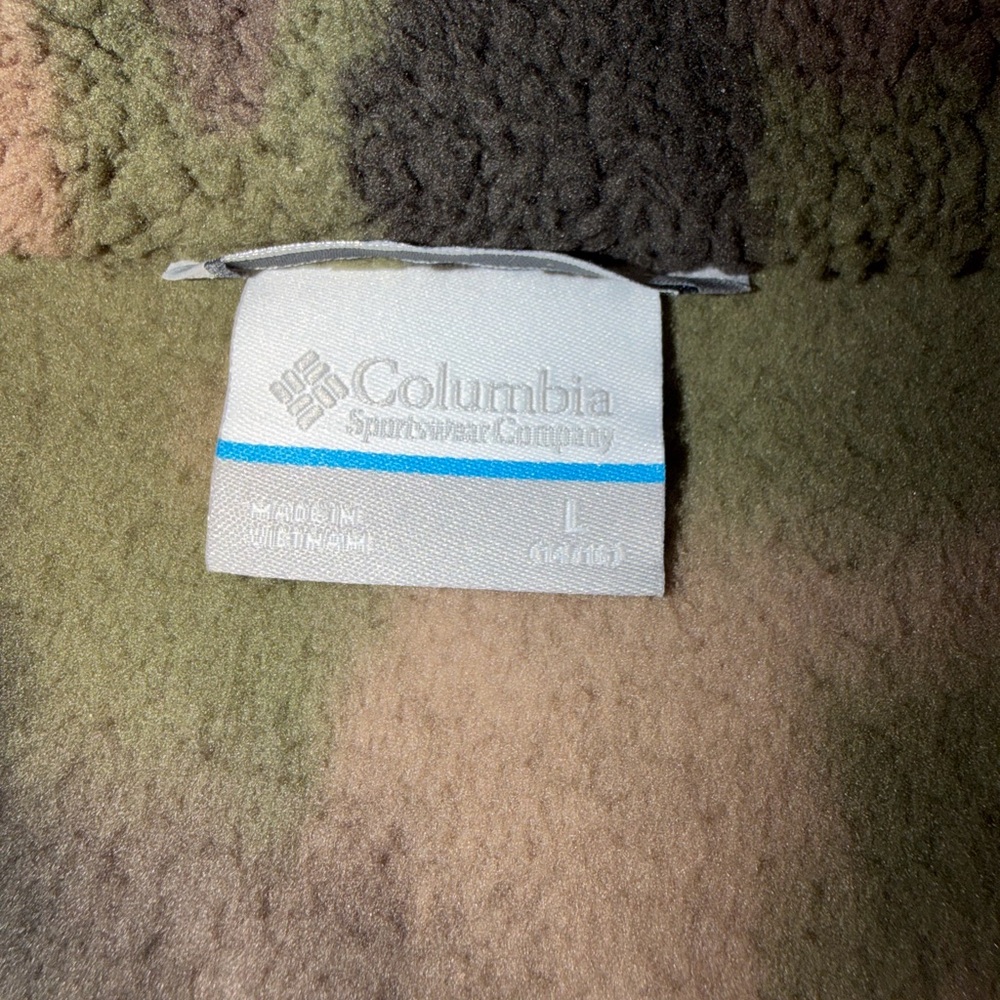 Columbia Camo Fleece. Youth Large. NWT! - Picture 3 of 4
